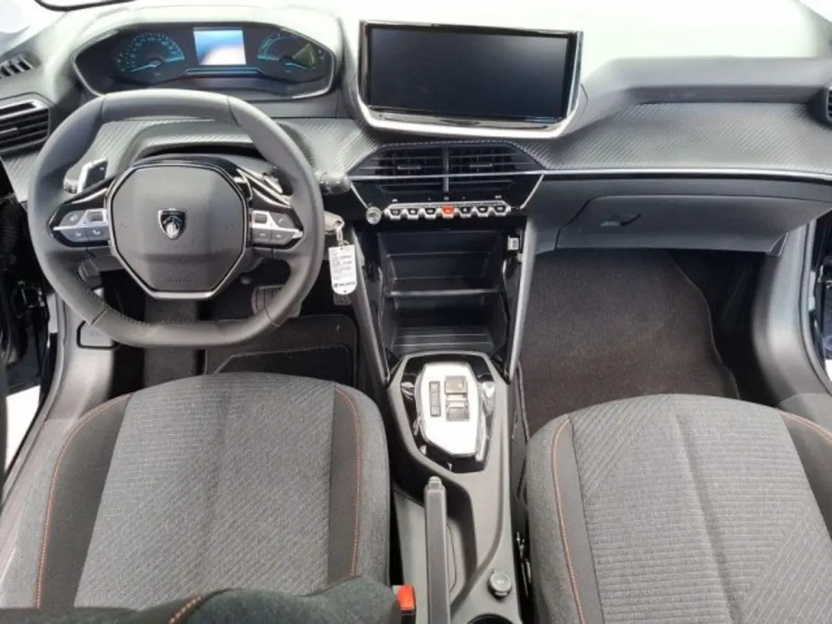 Peugeot 208 nuova a Ancona (11)