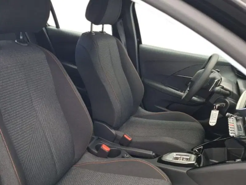 Peugeot 208 nuova a Ancona (16)