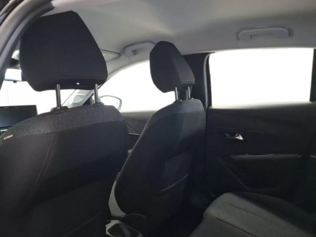 Peugeot 208 nuova a Ancona (17)