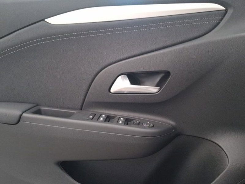 Opel Corsa nuova a Ancona (13)