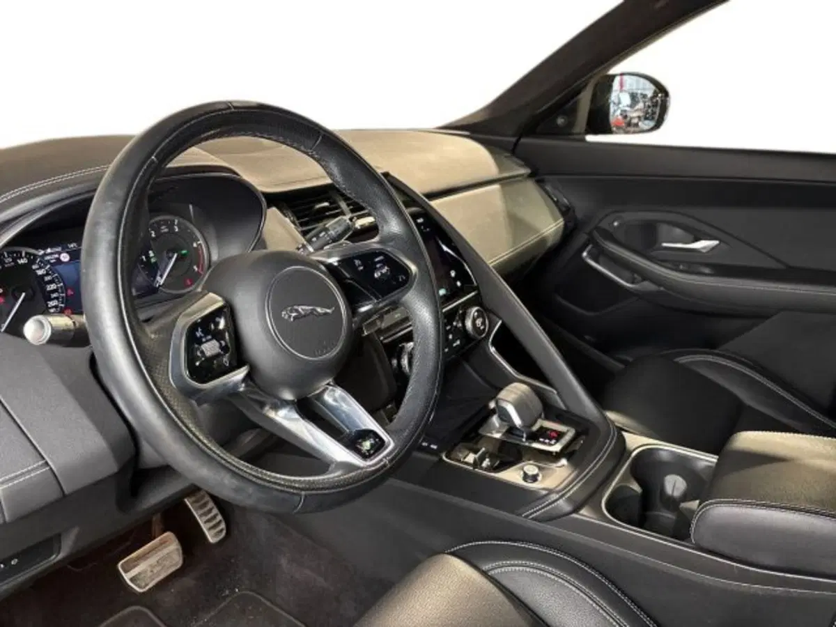 Jaguar E-Pace usata a Bologna (11)