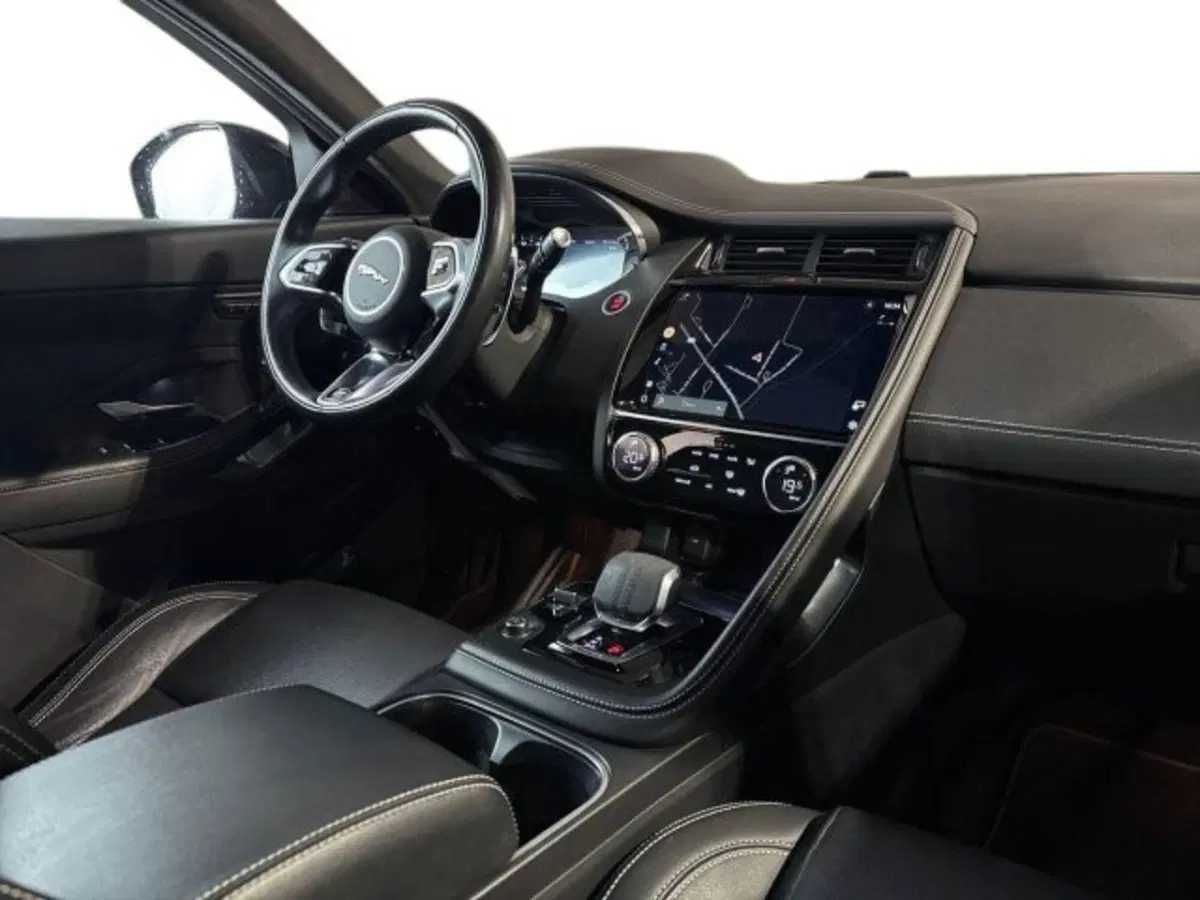 Jaguar E-Pace usata a Bologna (15)
