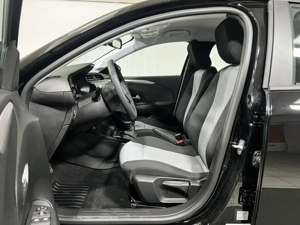 Opel Corsa nuova a Sondrio (10)