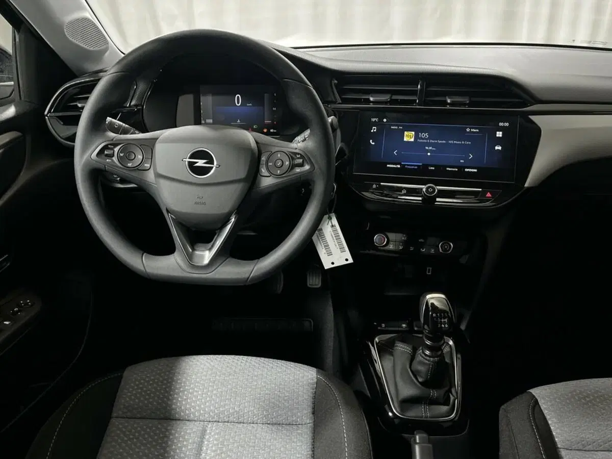 Opel Corsa nuova a Sondrio (13)
