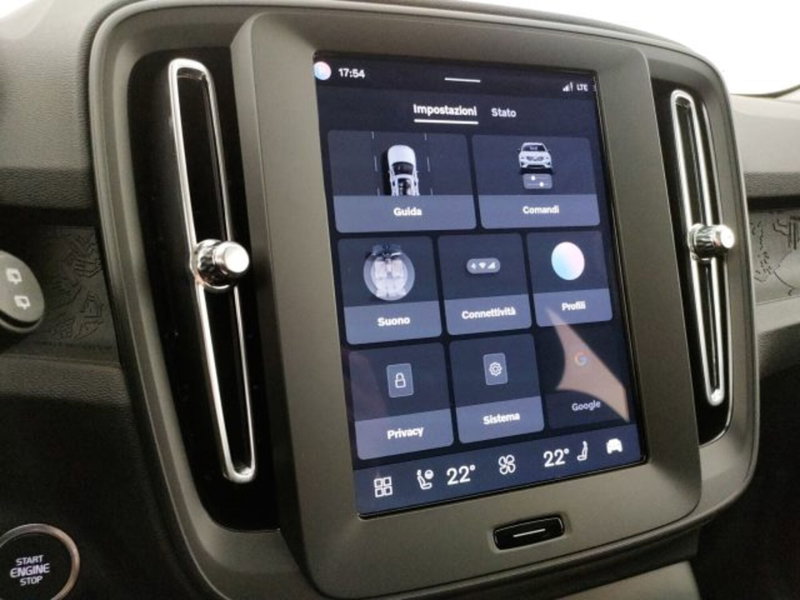 Volvo XC40 nuova a Modena (16)