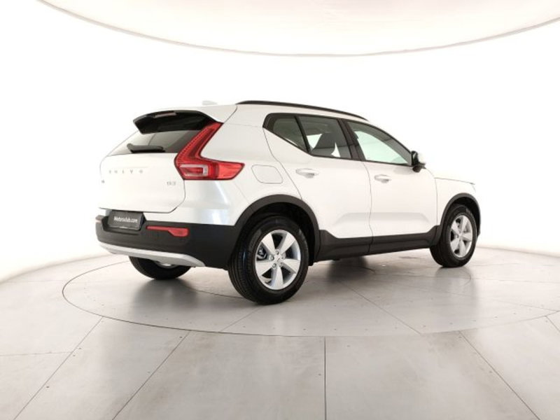 Volvo XC40 nuova a Modena (5)