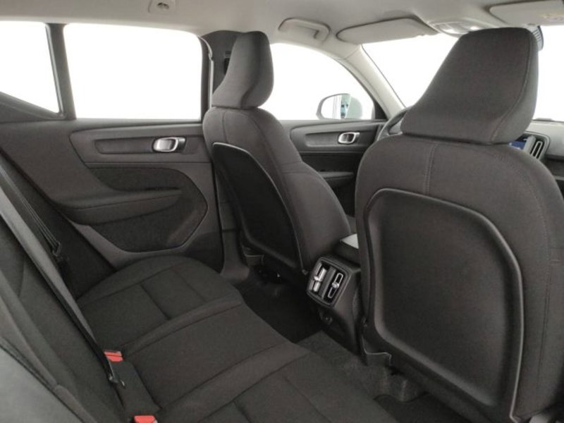 Volvo XC40 nuova a Modena (11)