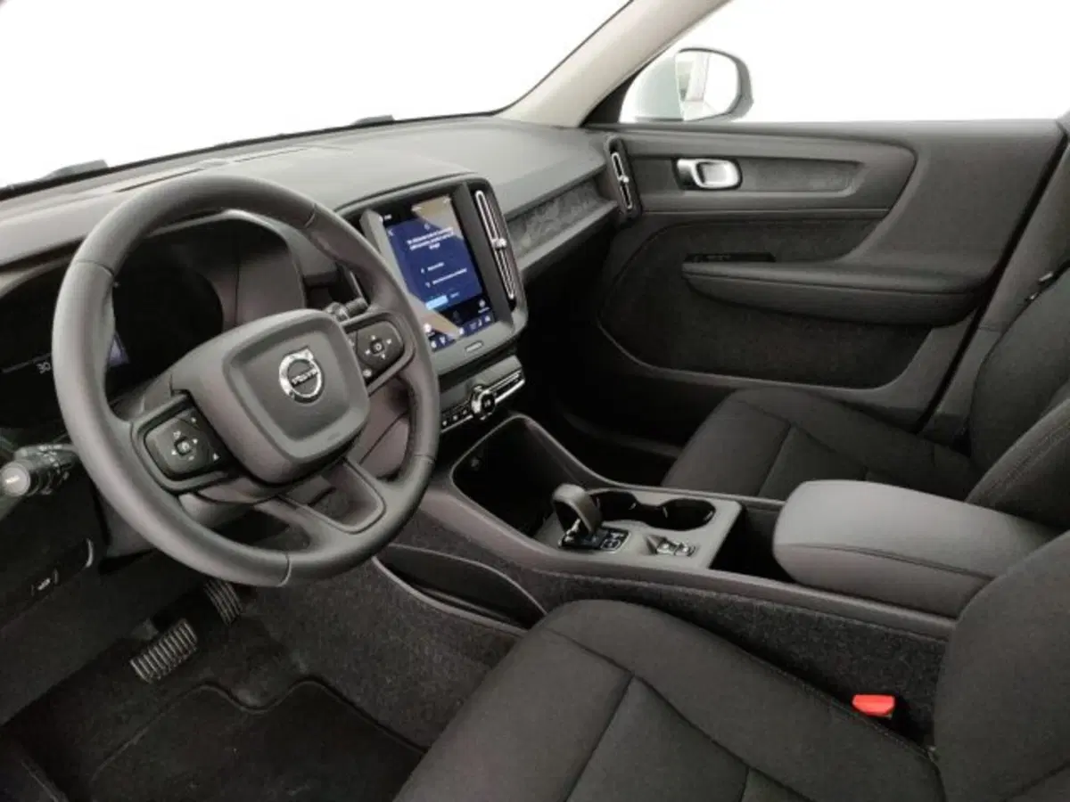 Volvo XC40 nuova a Modena (9)