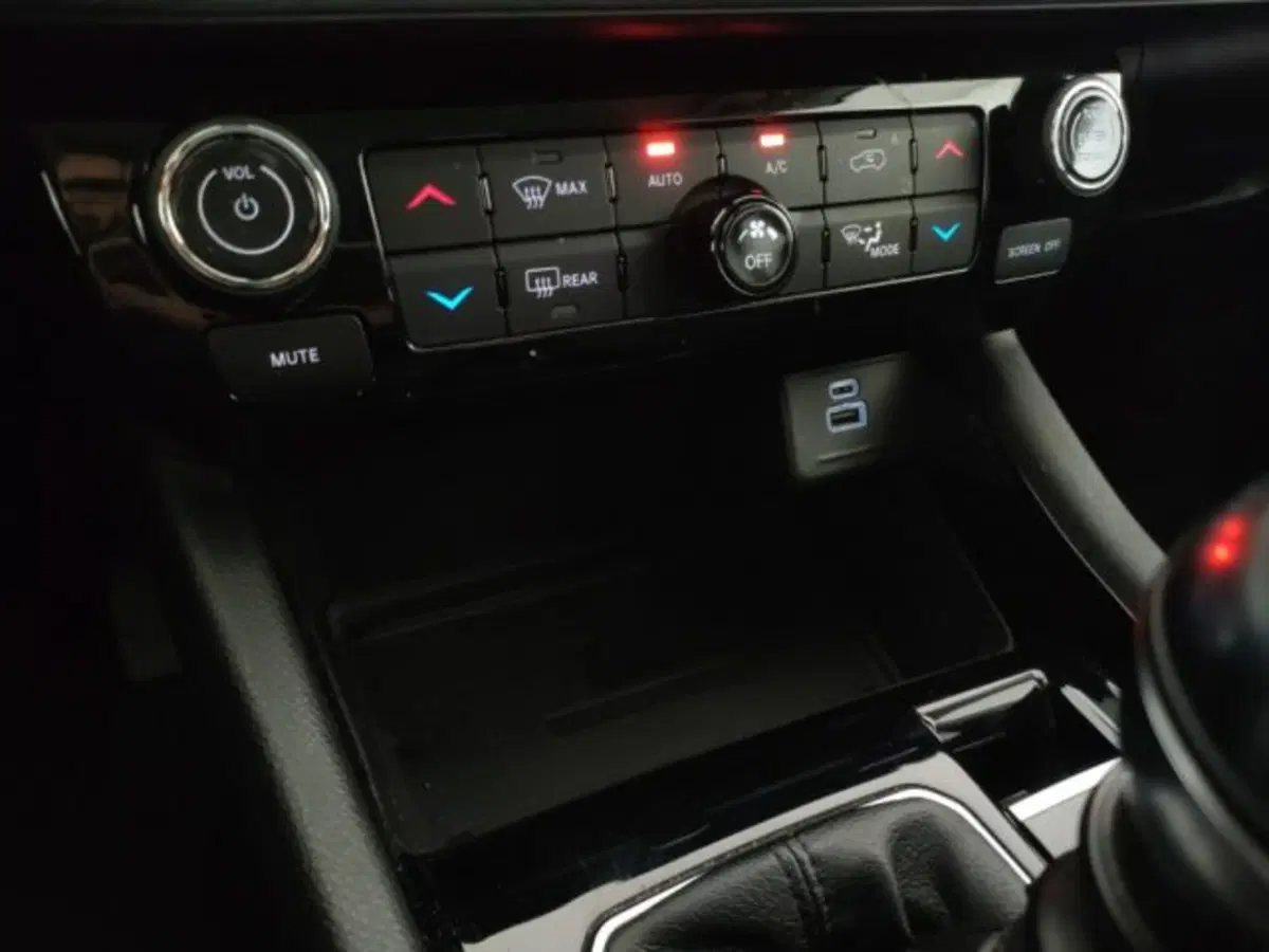 Jeep Compass usata a Modena (17)
