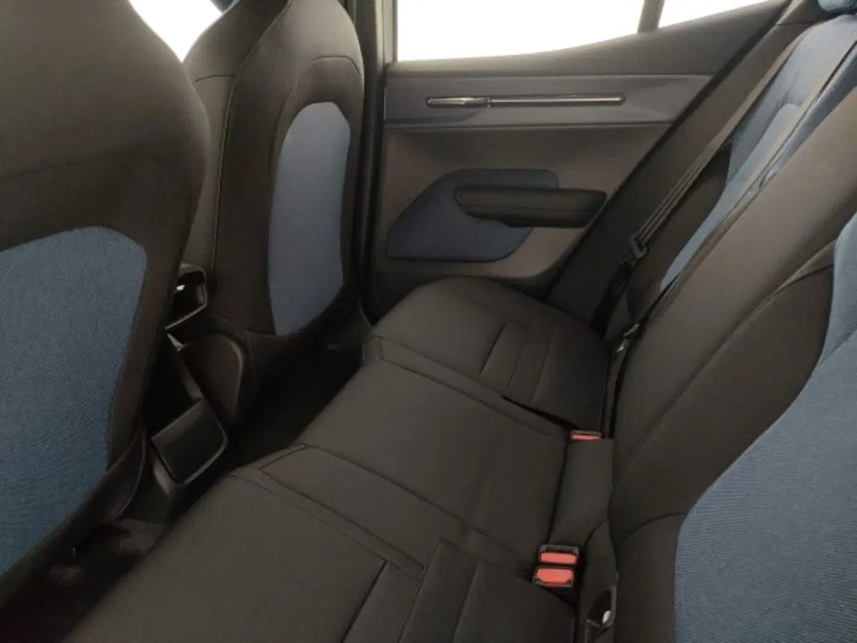 Volvo EX30 nuova a Modena (10)