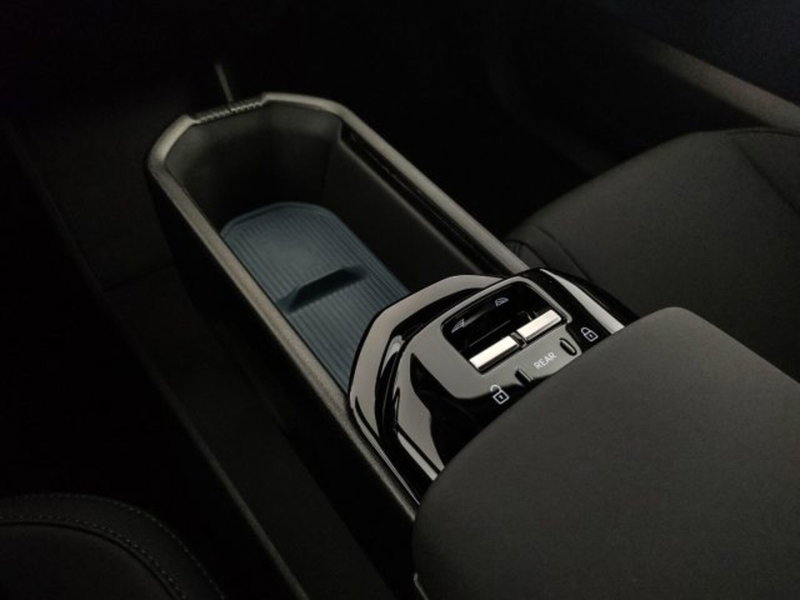 Volvo EX30 nuova a Modena (20)