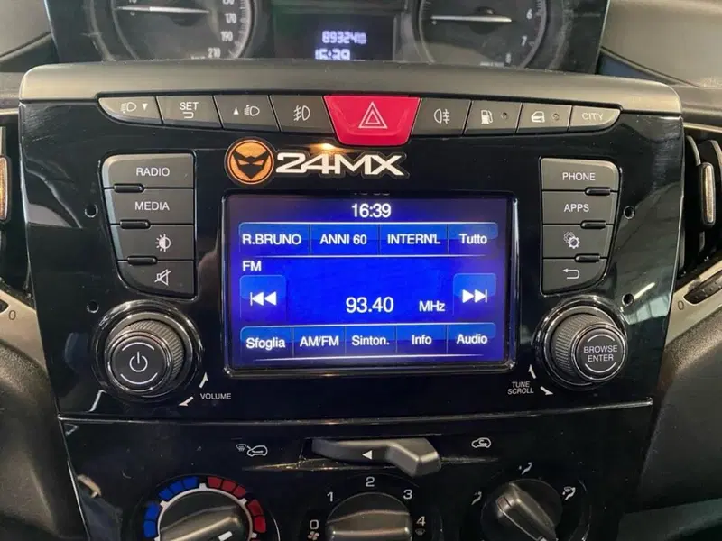 Lancia Ypsilon usata a Torino (10)