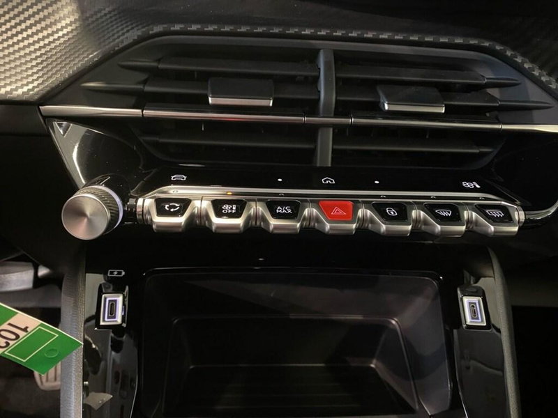 Peugeot 208 nuova a Torino (11)