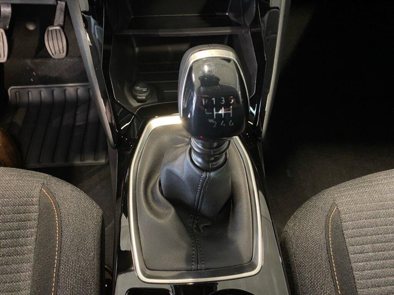 Peugeot 208 nuova a Torino (12)