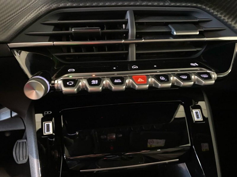 Peugeot 2008 nuova a Torino (11)