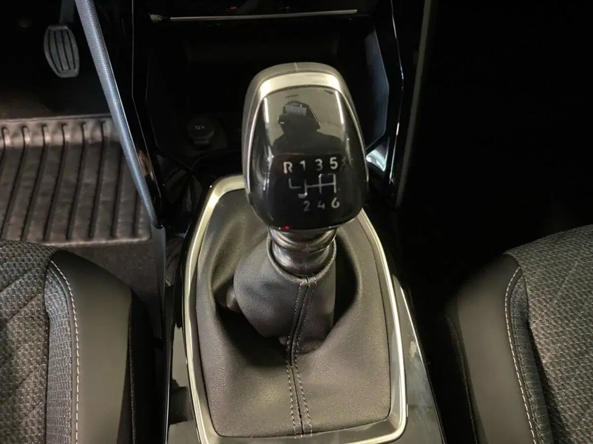 Peugeot 2008 nuova a Torino (12)