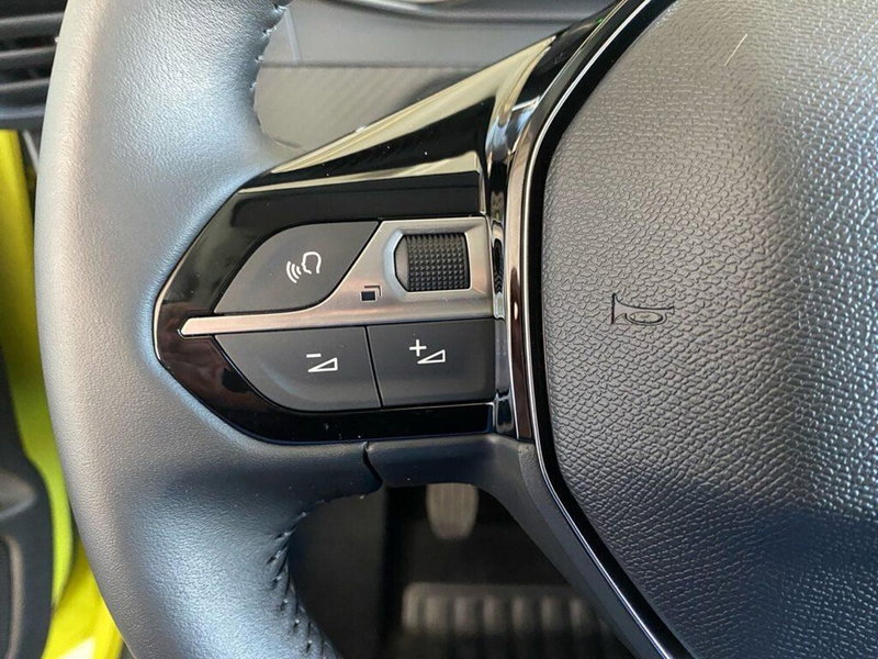 Peugeot 208 nuova a Torino (12)