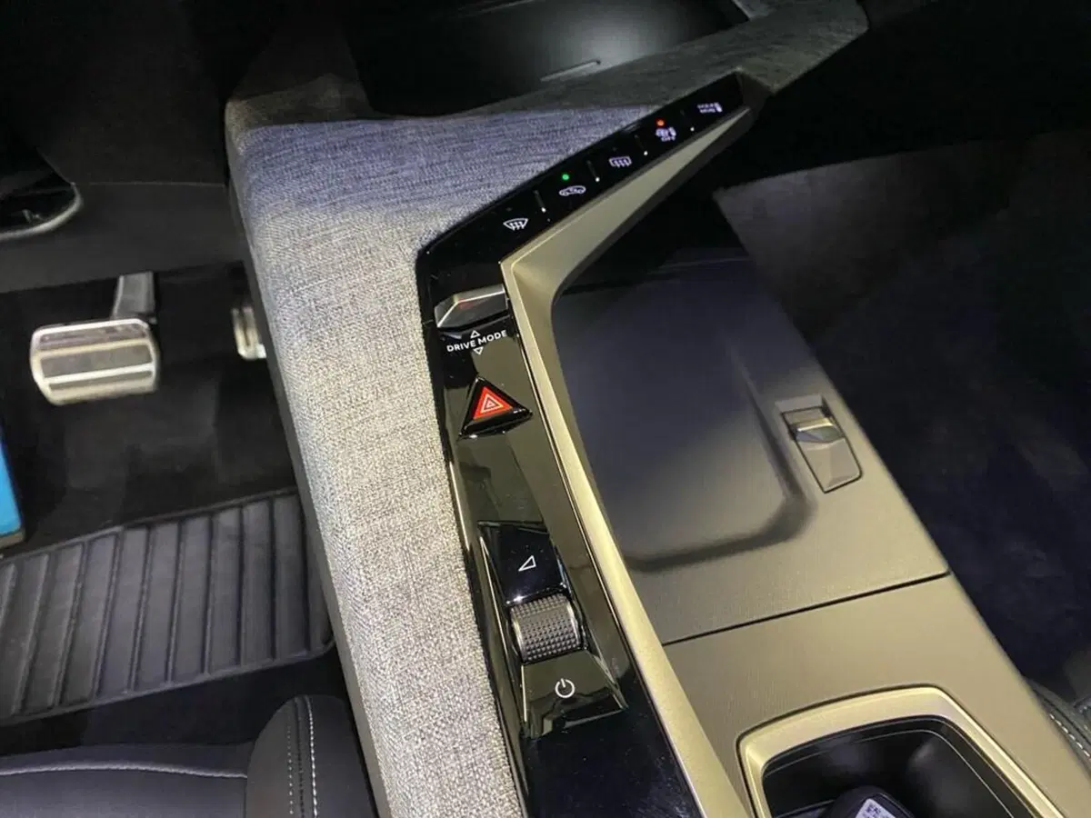 Peugeot 5008 nuova a Torino (12)