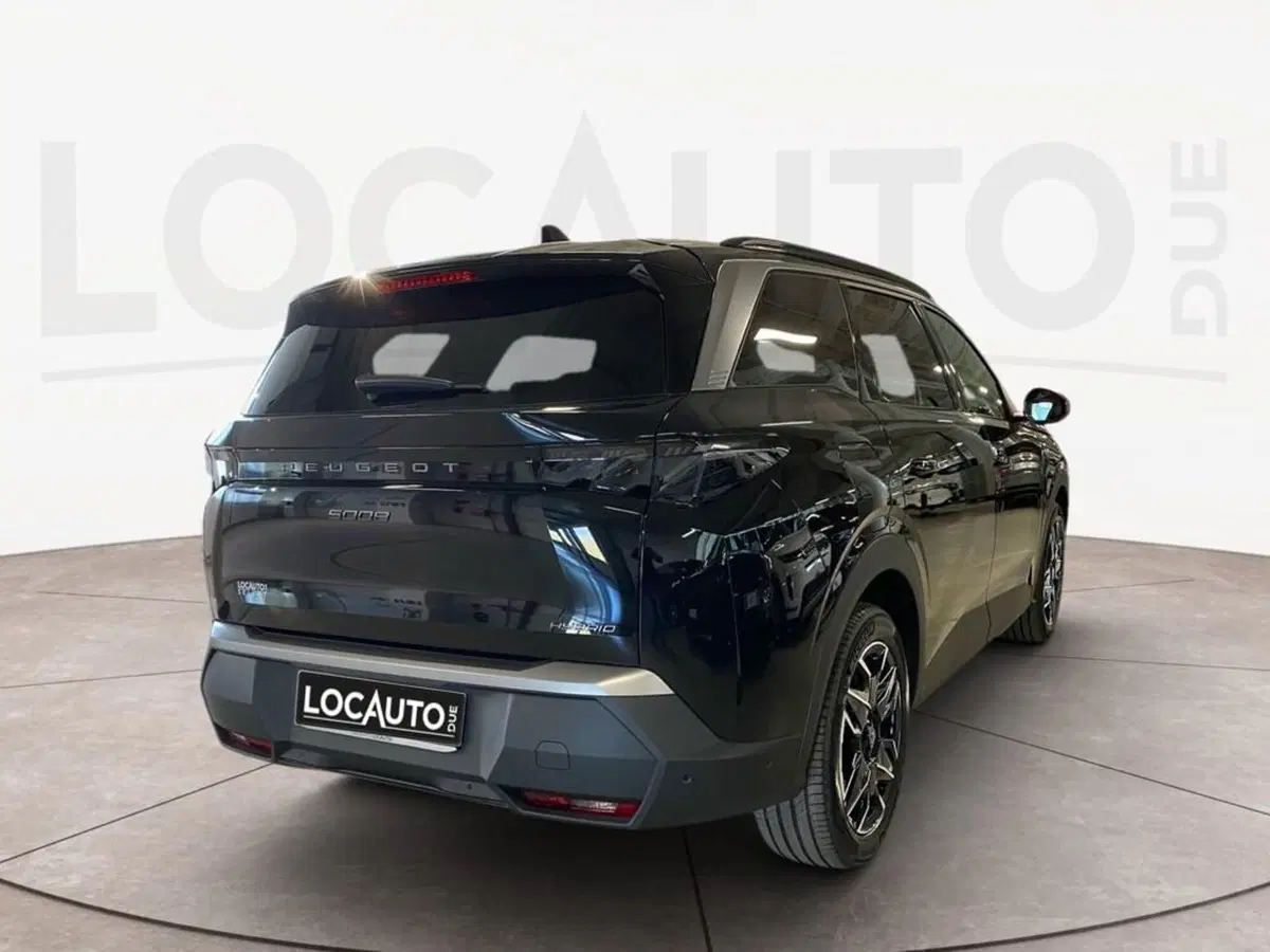 Peugeot 5008 nuova a Torino (4)