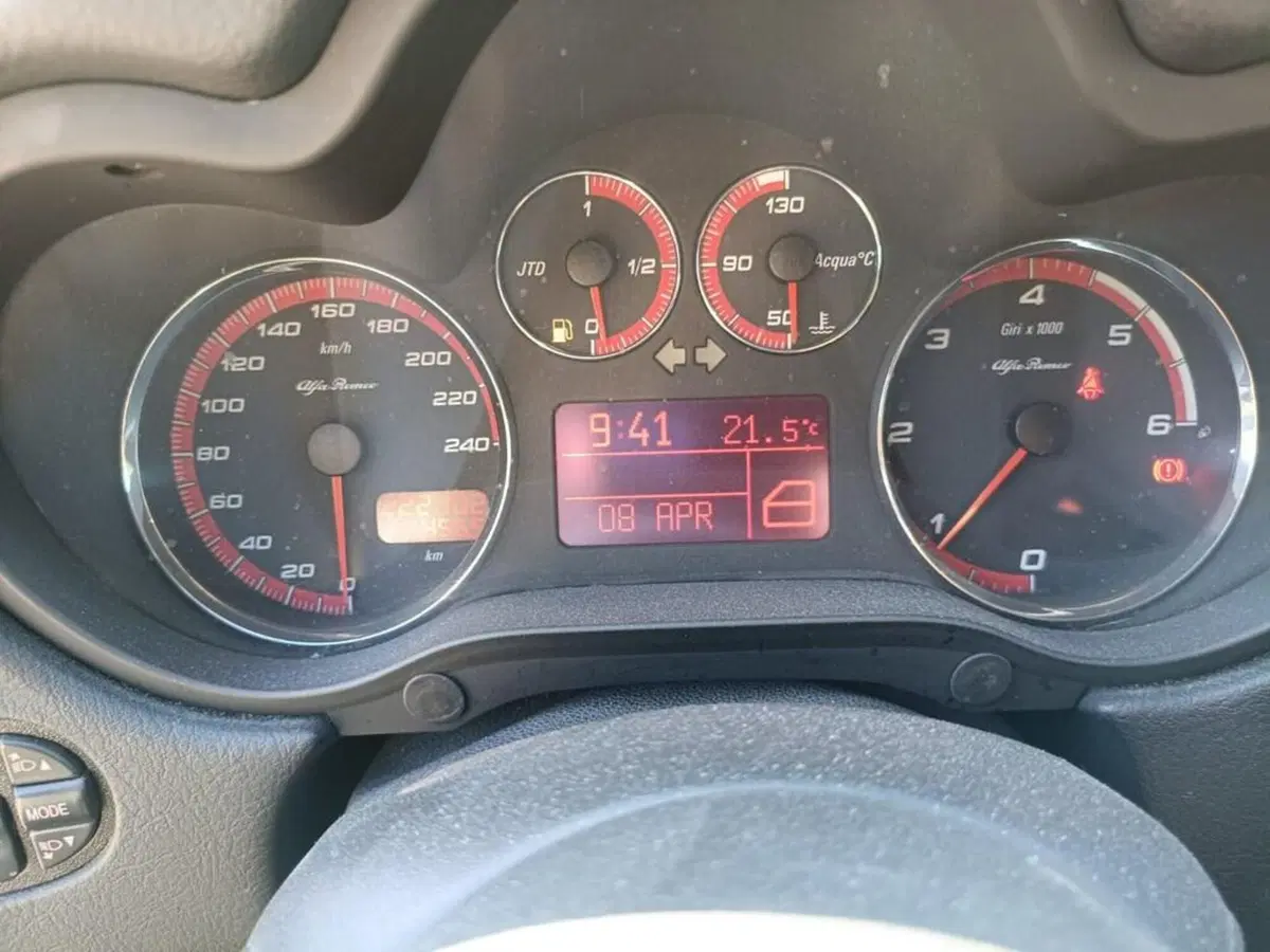 Alfa Romeo 147 usata a Sondrio (9)