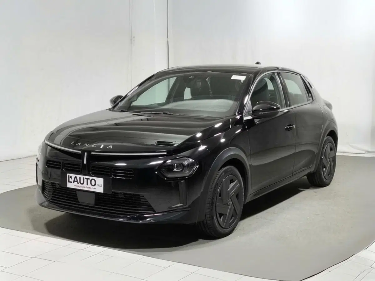 Lancia Ypsilon nuova a Sondrio