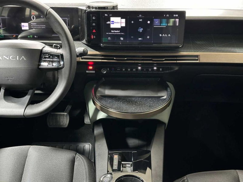 Lancia Ypsilon nuova a Sondrio (11)