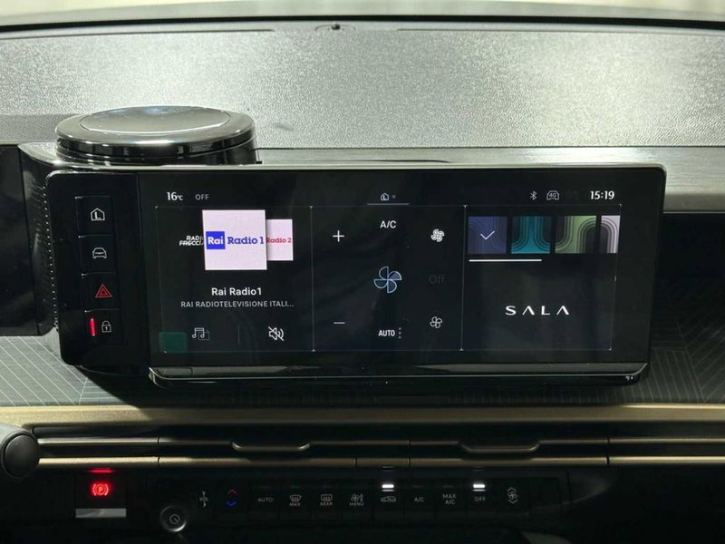 Lancia Ypsilon nuova a Sondrio (14)