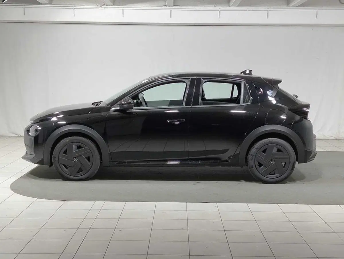 Lancia Ypsilon nuova a Sondrio (2)