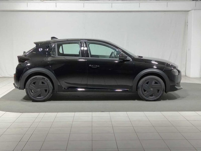 Lancia Ypsilon nuova a Sondrio (6)