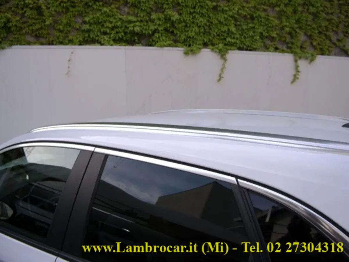 Opel Crossland X usata a Milano (16)