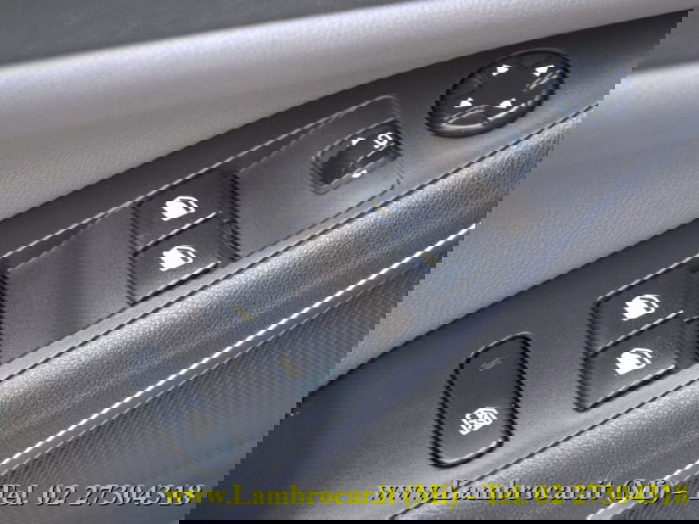 Opel Crossland X usata a Milano (17)