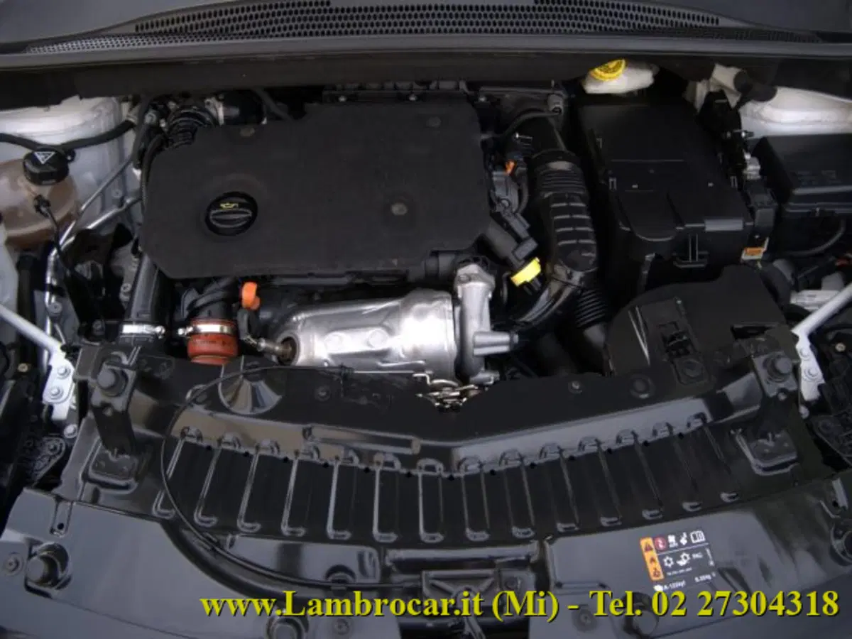 Opel Crossland X usata a Milano (18)
