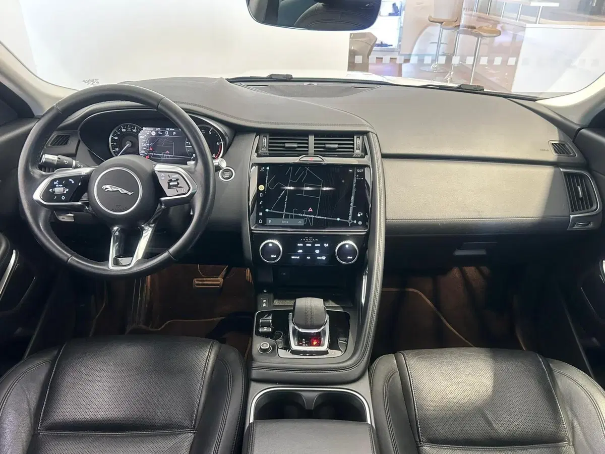 Jaguar E-Pace usata a Napoli (4)