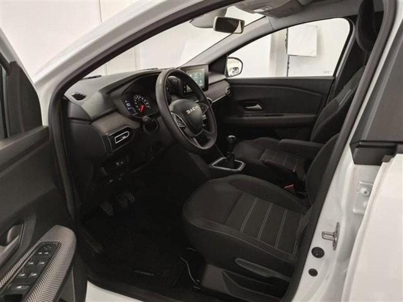 Dacia Jogger usata a Siena (13)