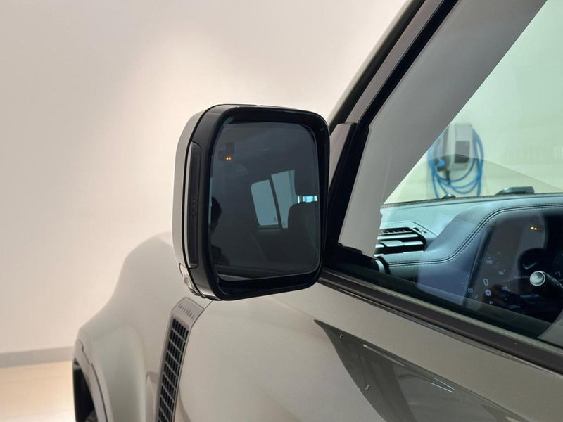 Land Rover Defender usata a Varese (15)