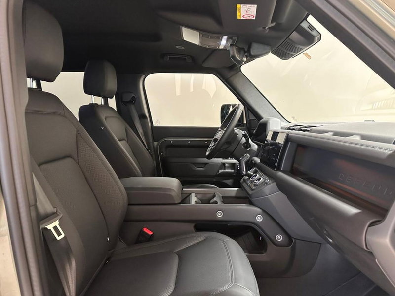 Land Rover Defender usata a Varese (3)