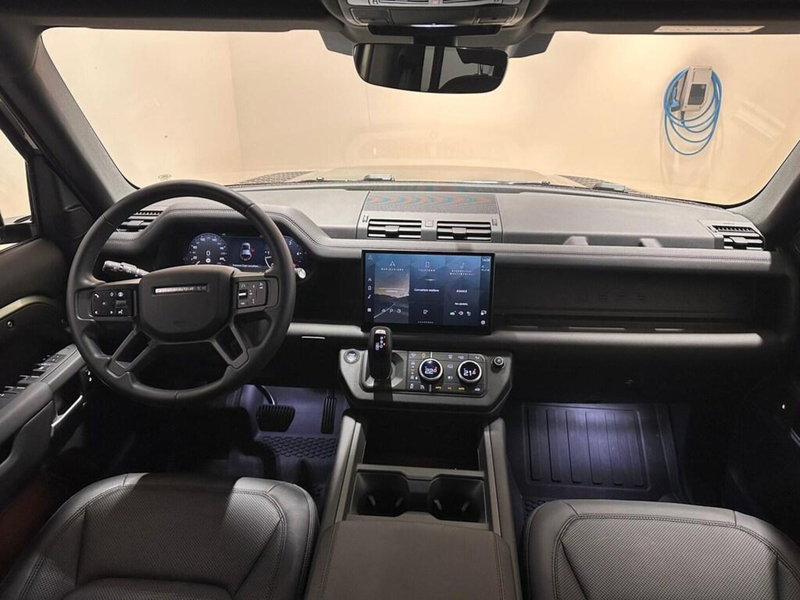 Land Rover Defender usata a Varese (4)