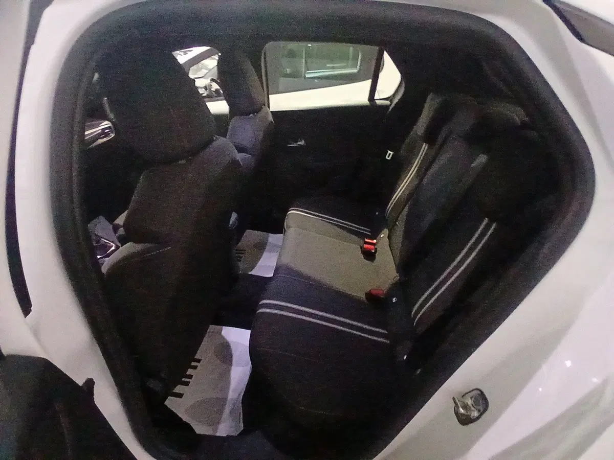 Opel Corsa usata a Brindisi (12)