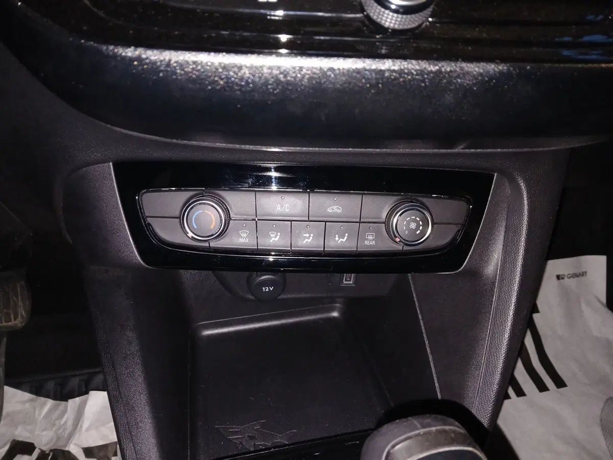 Opel Corsa usata a Brindisi (18)
