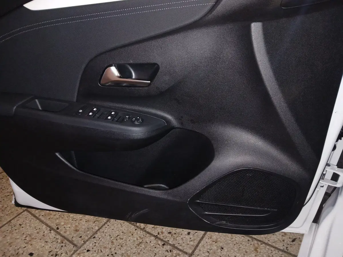 Opel Corsa usata a Brindisi (19)