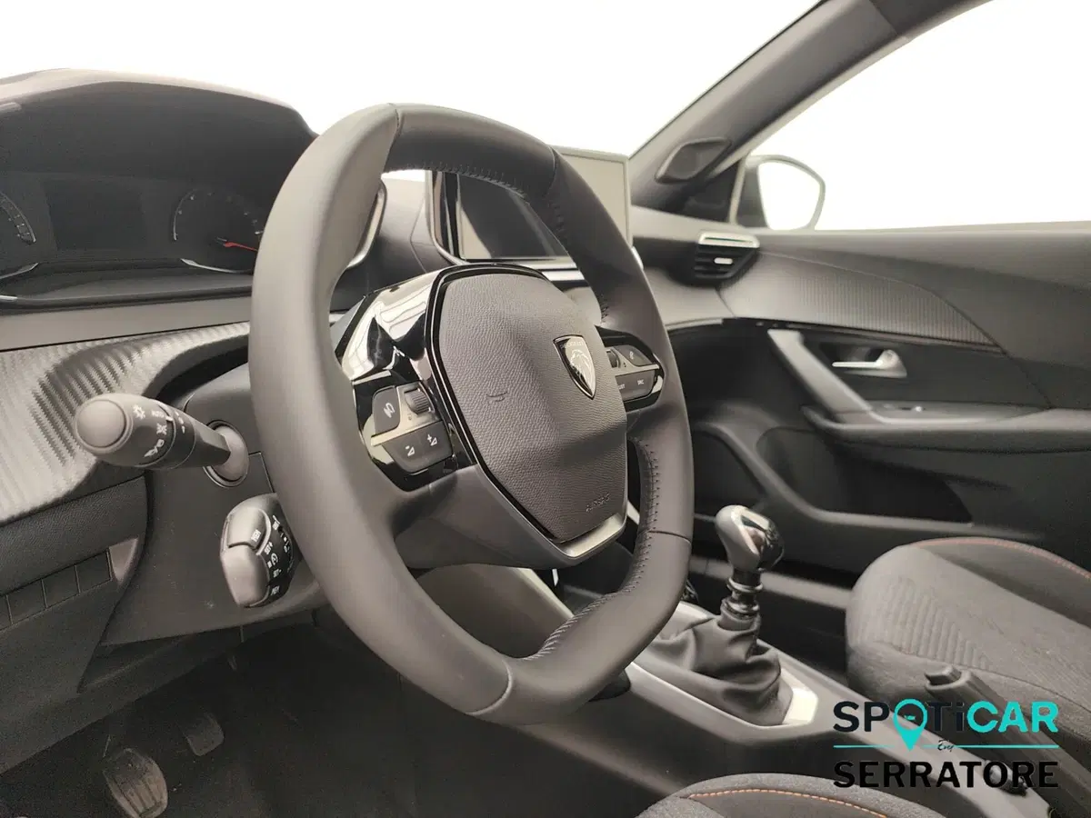 Peugeot 2008 nuova a Como (9)