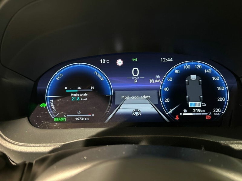 Toyota Yaris Cross usata a Lecco (9)