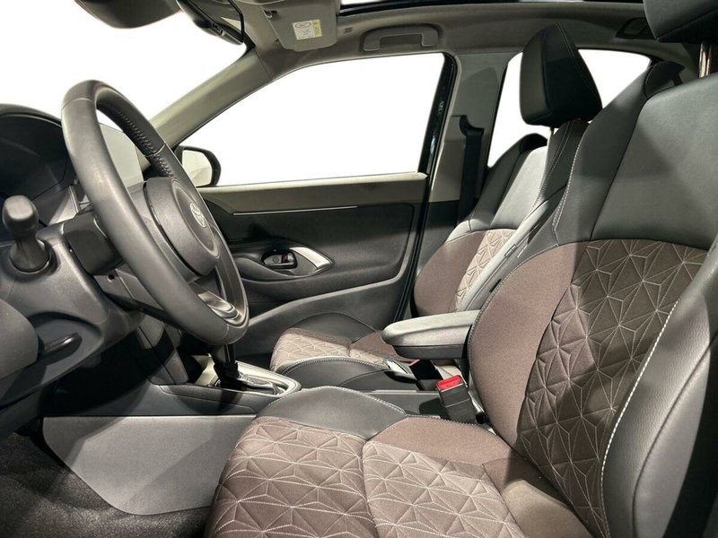 Toyota Yaris Cross usata a Lecco (10)