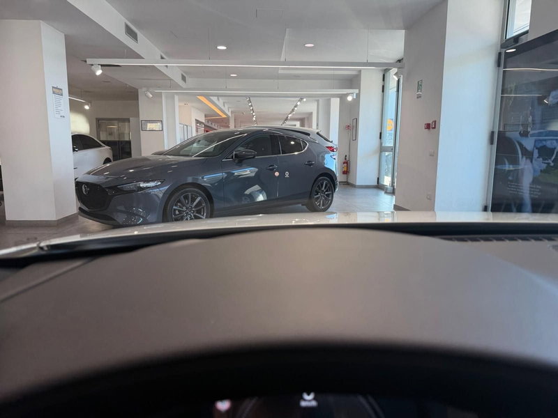 Mazda Mazda3 Hatchback nuova a Napoli (12)