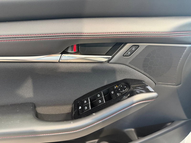 Mazda Mazda3 Hatchback nuova a Napoli (8)