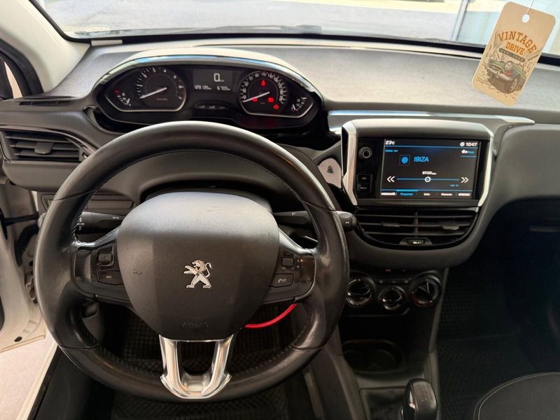 Peugeot 208 usata a Napoli (11)