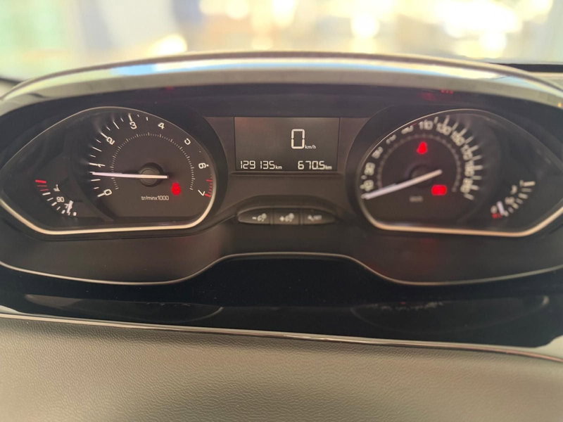 Peugeot 208 usata a Napoli (12)