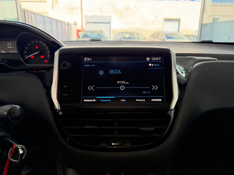 Peugeot 208 usata a Napoli (13)