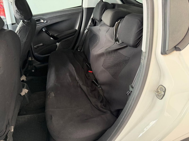 Peugeot 208 usata a Napoli (16)