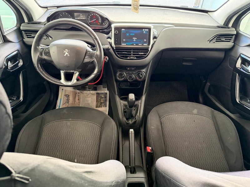 Peugeot 208 usata a Napoli (8)